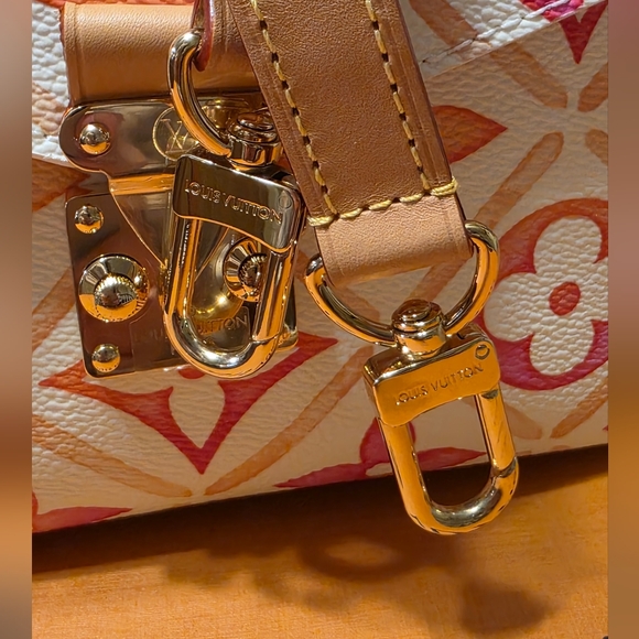 Louis Vuitton 2024 By The Pool Metis Coral - Picture 5 of 17